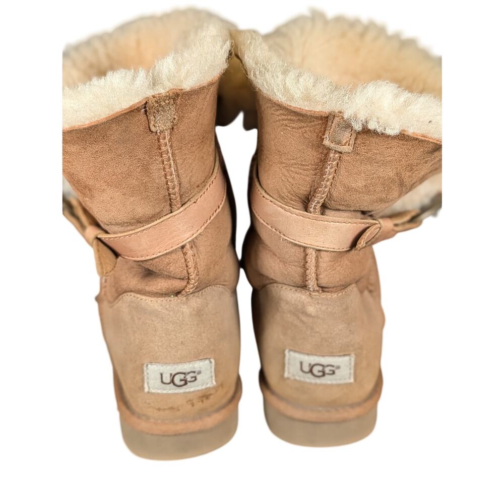 UGG Classic Short Boots Womens 9 Chestnut Sheepskin Shearling Buckle
